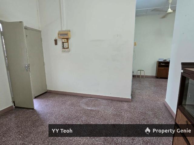 Terraced House for sale in Malaka