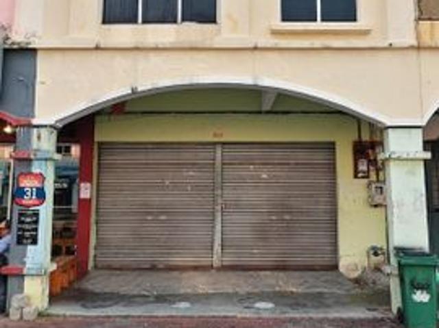 Shop for rent in Kajang, Langat