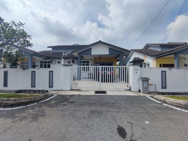 Residential House for sale in Kluang, Johor