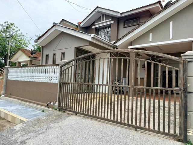 Residential House for rent in Malaka