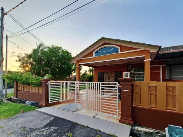 Residential House for sale in Malaka