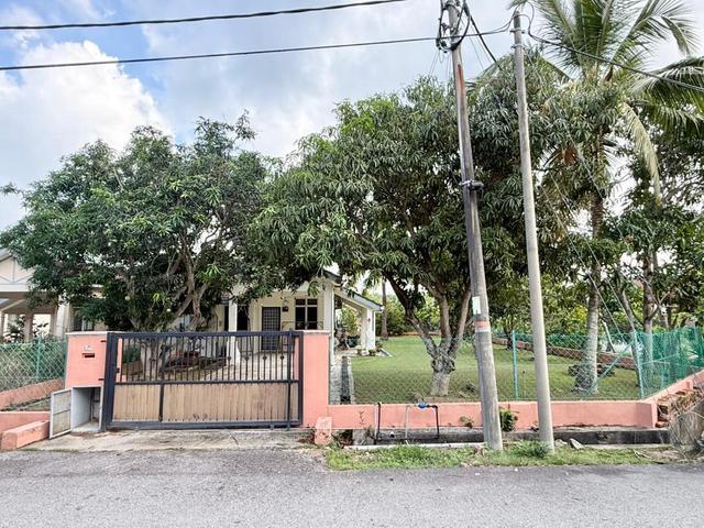 Residential House for sale in Tanjong Sepat, Selangor