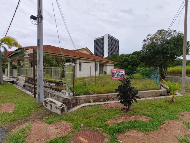 Residential House for sale in Gedong, Bahagian Samarahan