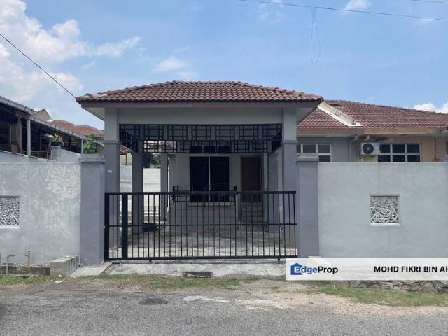 House for sale in Durian Tunggal, Malaka