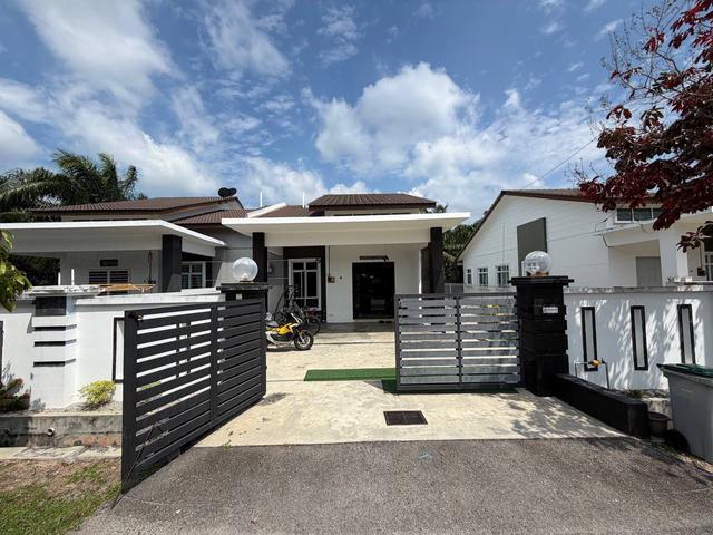 Residential House for sale in Parit Jawa, Muar