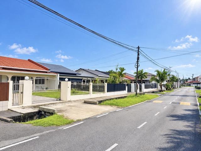 Residential House for sale in Kuching, Bahagian Kuching