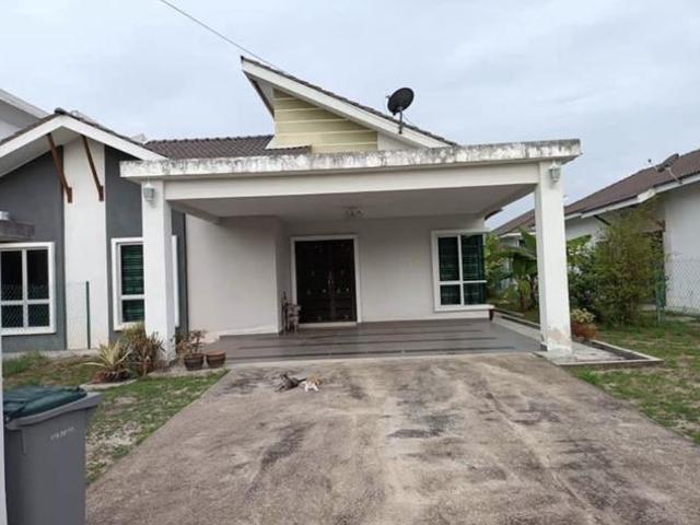 Residential House for sale in Batu Kikir, Negeri Sembilan