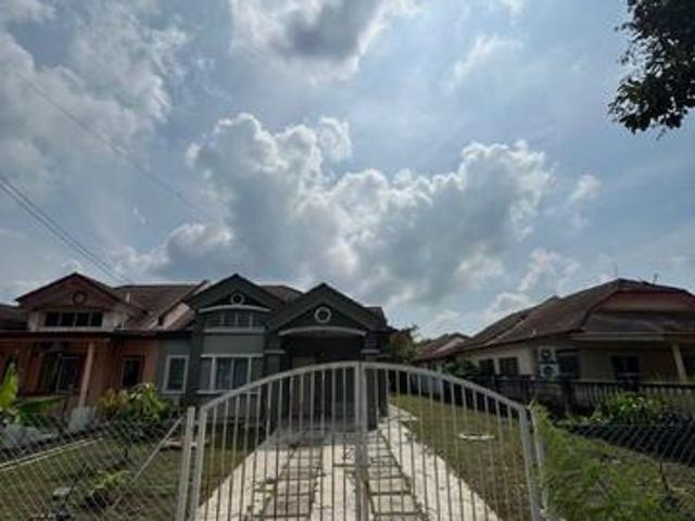Residential House for sale in Tanjong Sepat, Selangor