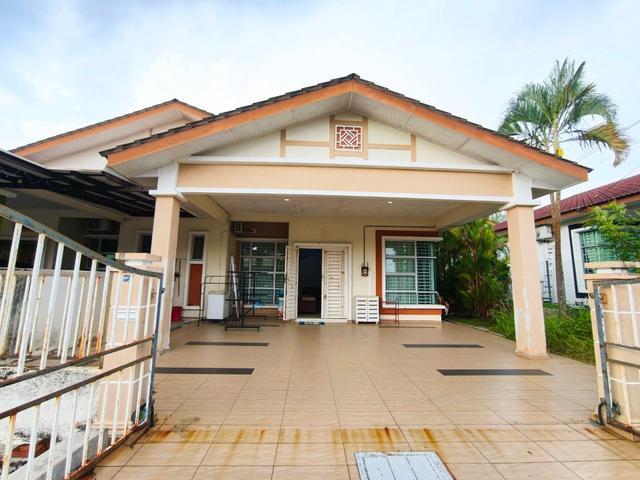 Residential House for sale in Malaka