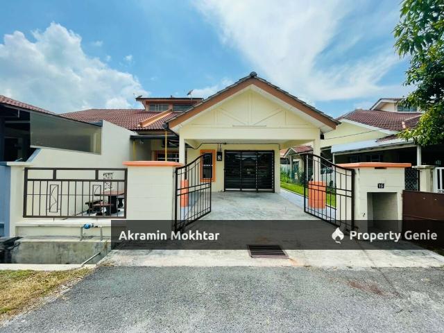 Residential House for sale in Tanjong Sepat, Selangor
