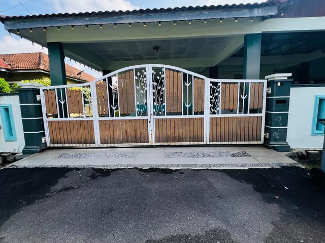 Residential House for sale in Malaka