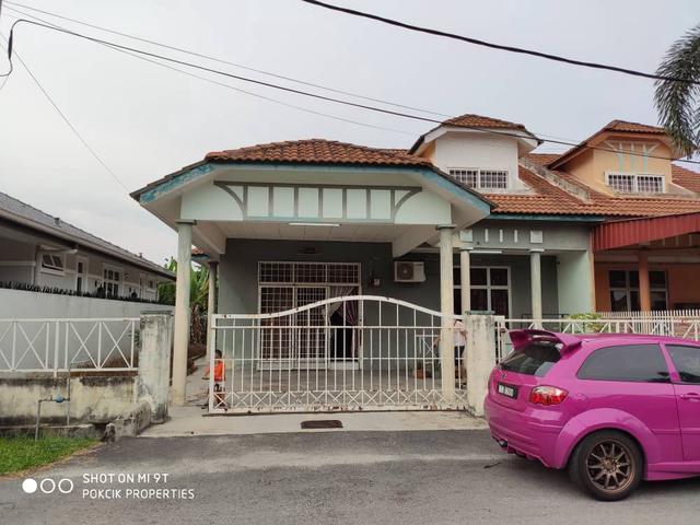 Residential House for sale in Malaka