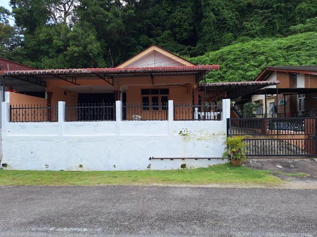 Residential House for sale in Batu Pahat, Johor