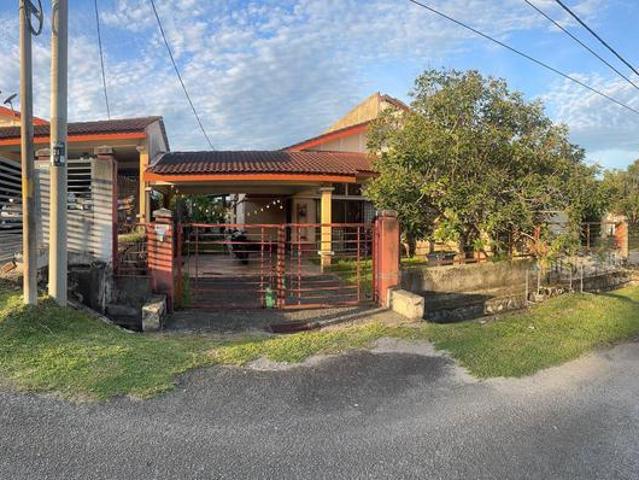 Residential House for sale in Malaka