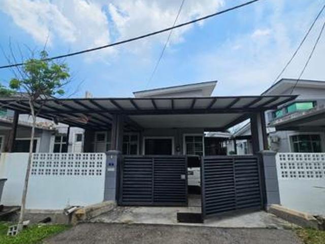Residential House for sale in Malaka