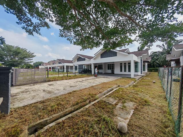 Residential House for sale in Batu Pahat, Johor