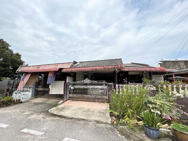 Residential House for sale in Jementah, Johor