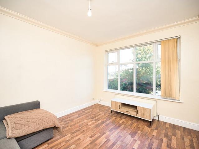 House for rent in Gants Hill, Greater London