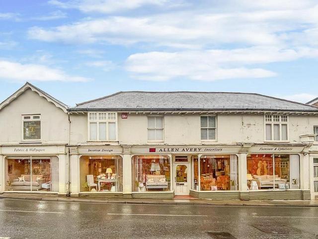 House for sale in Fole, Surrey