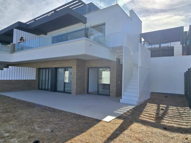 Casa en alquiler en Atalaya, Costa del Sol Occidental