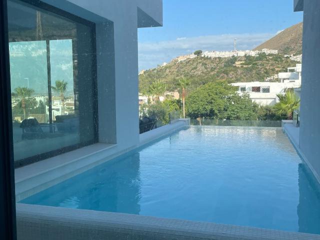Casa en alquiler en La Sierrezuela, Costa del Sol Occidental