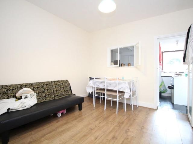 House for rent in Stone, Monks Orchard