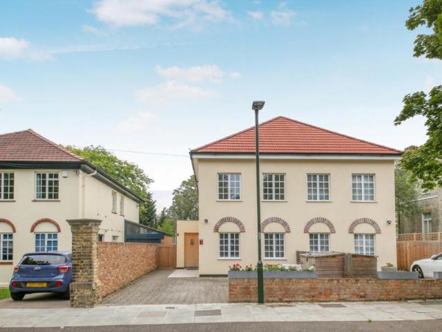 House for rent in St Margarets, Greater London