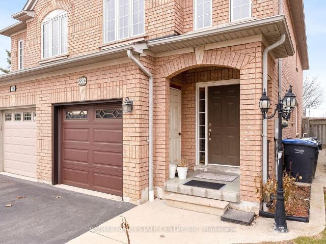 House for rent in Hurontario, Mississauga