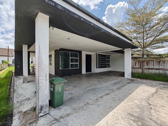 Terraced House for sale in Kuching, Bahagian Kuching