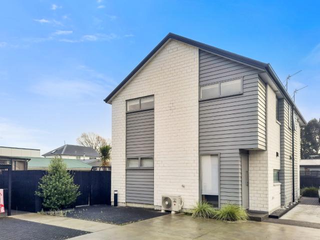 House for rent in Chaslands, Canterbury