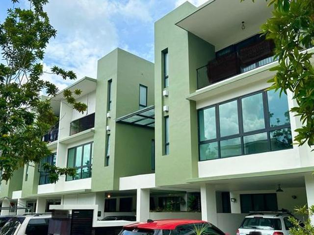 Townhouse for sale in Shah Alam, Petaling