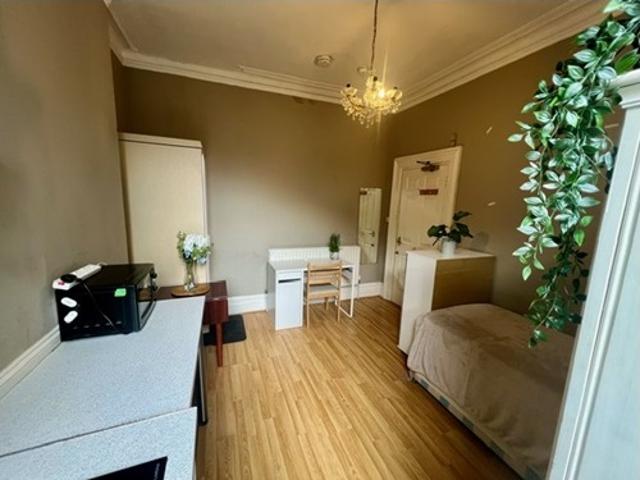 Studio for rent in West Kensington, Greater London