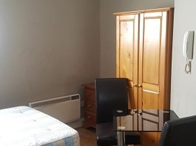 Studio for rent in Earl's Court, Greater London