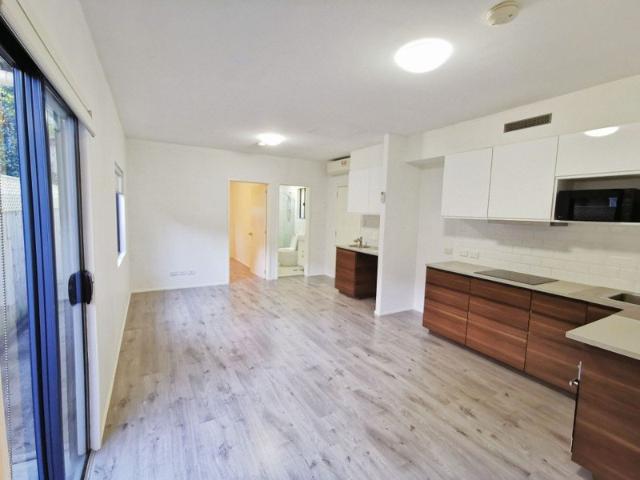 House for rent in Lower North Shore, Sydney