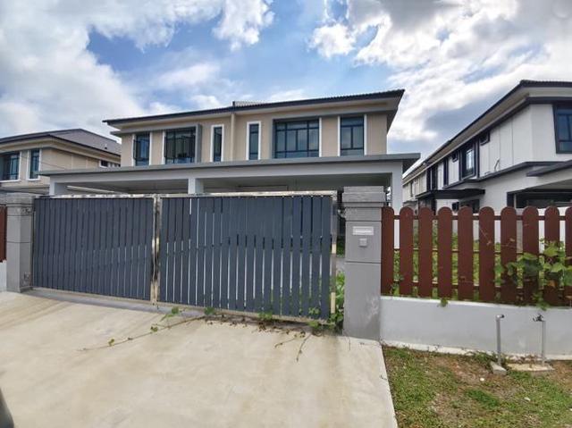 House for sale in Malaka