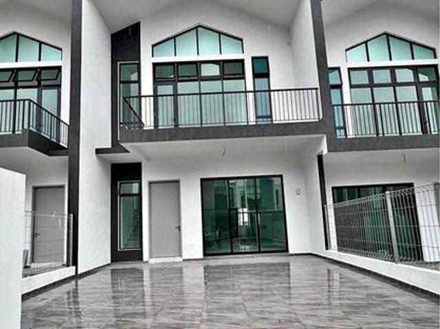 Terraced House for sale in Tanjong Sepat, Selangor