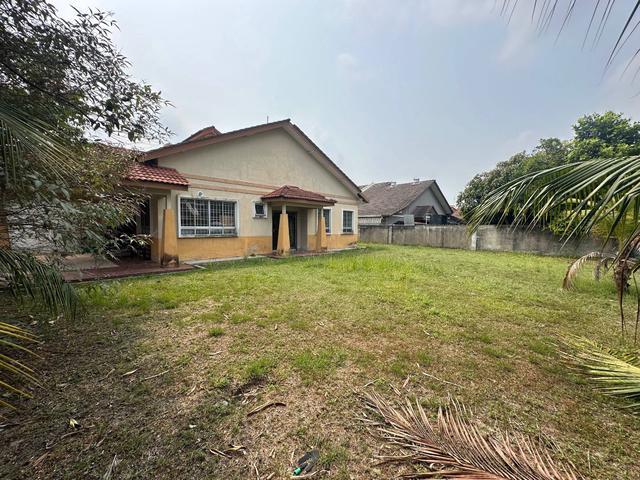 Residential House for sale in Tanjong Sepat, Selangor