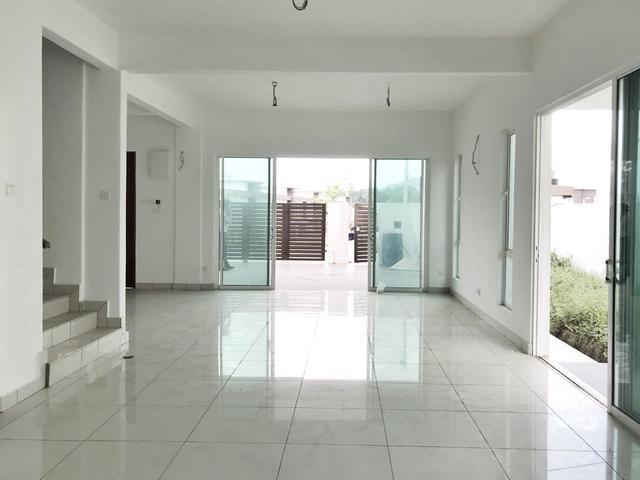 Residential House for sale in Zon Perindustrian Bebas Telok Panglima Garang, Teluk Panglima Garang