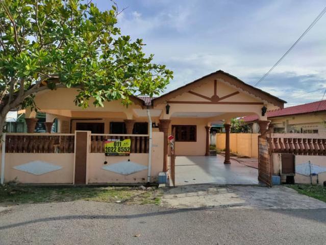 Residential House for sale in Malaka