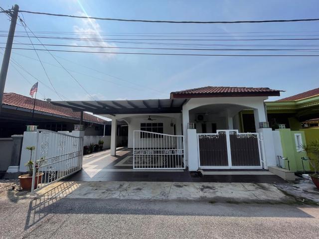 Residential House for sale in Malaka