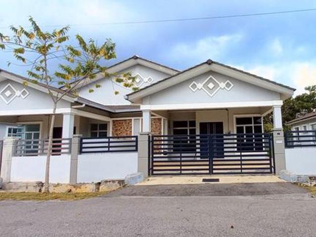 Residential House for sale in Malaka