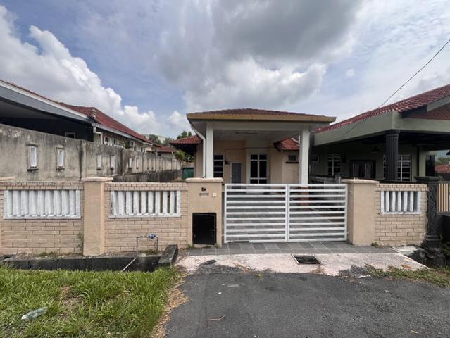 Bungalow for sale in Tanjong Sepat, Selangor