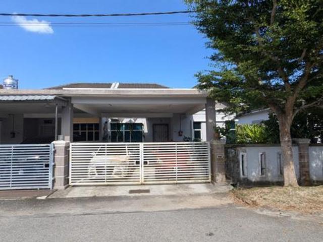Residential House for sale in Malaka
