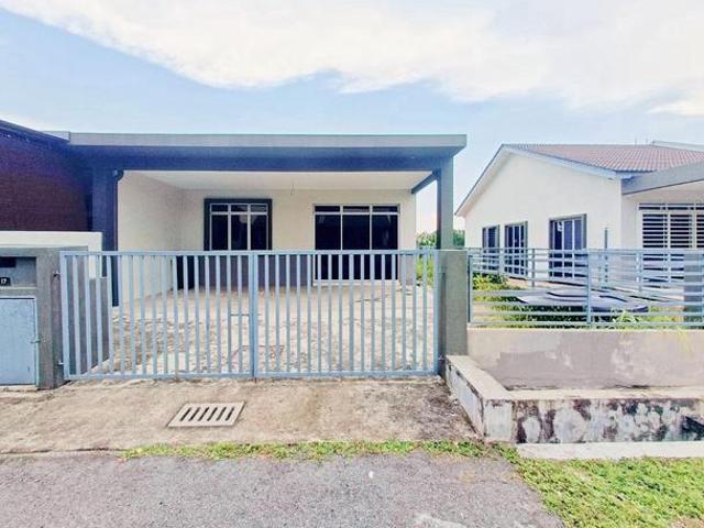Residential House for sale in Zon Perindustrian Bebas Telok Panglima Garang, Teluk Panglima Garang