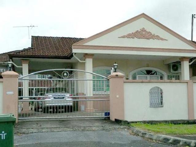 Residential House for rent in Kuching, Bahagian Kuching