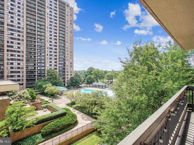Condo for sale in Falls Church