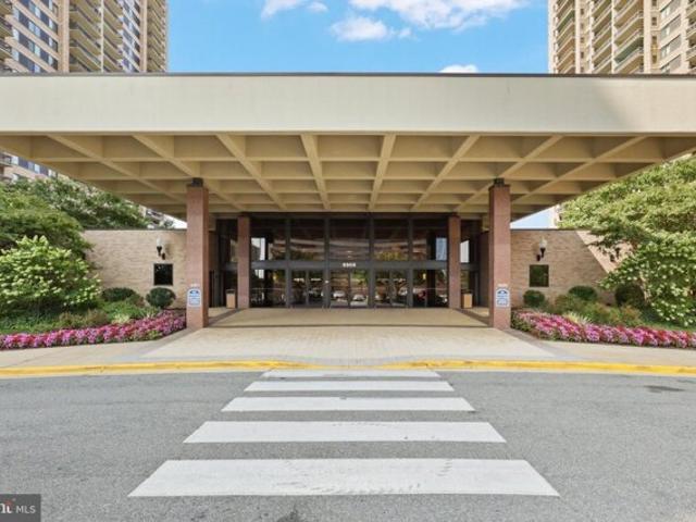 Condo for sale in Falls Church