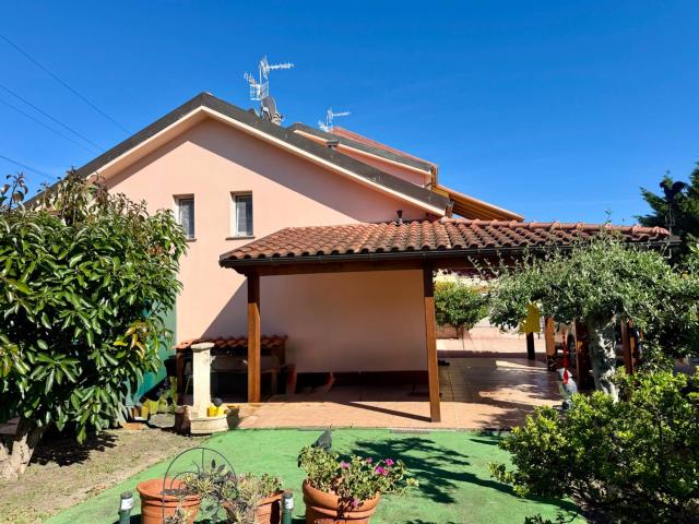 Villa Indipendente in vendita a Bastia, Albenga