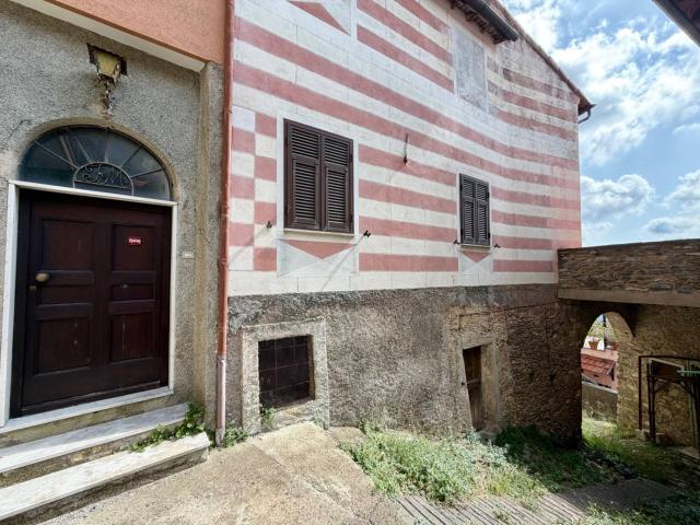 Villa Indipendente in vendita a Balestrino, Liguria