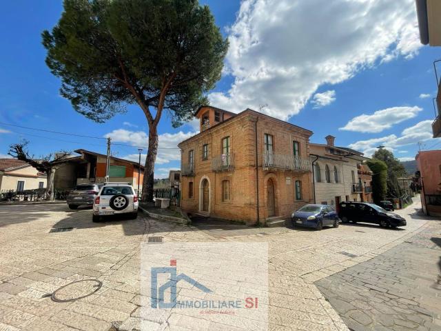 Villa Indipendente in vendita a Sant'angelo A Cupolo, Campania